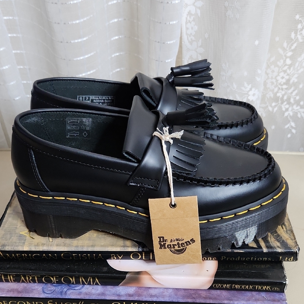 NWT Dr. Martens Black Leather Adrian Quad Platform Loafers W/ Tassels Women Sz8